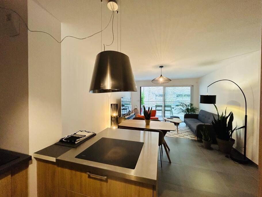 L'Hermine Terrasse Et Parking, 500 Plage Конкарно Екстериор снимка